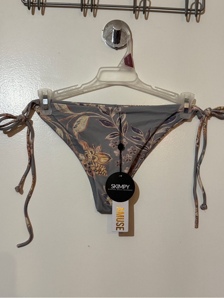 Amuse Society Skimpy Bikini Bottom. (M)